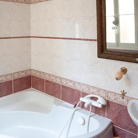 Vieux-nice & Promenade Des Tram Tatil Evi Golinhac