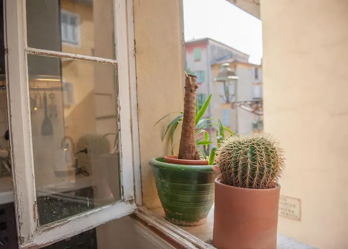 Vieux-nice & Promenade Des Tram * Golinhac